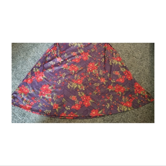 Lularoe Azure Midi A-line Skirt in Purple Floral Size Large - Picture 2 of 3